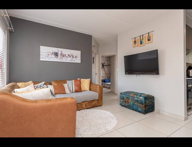 2 BEDROOM TOWNHOUSE SOLD IN GLENVISTA